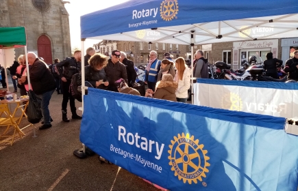 Action Octobre Rose avec les Commerçants de Ploubalay
Randonnée Motos au profit de la ligue contre le Cancer